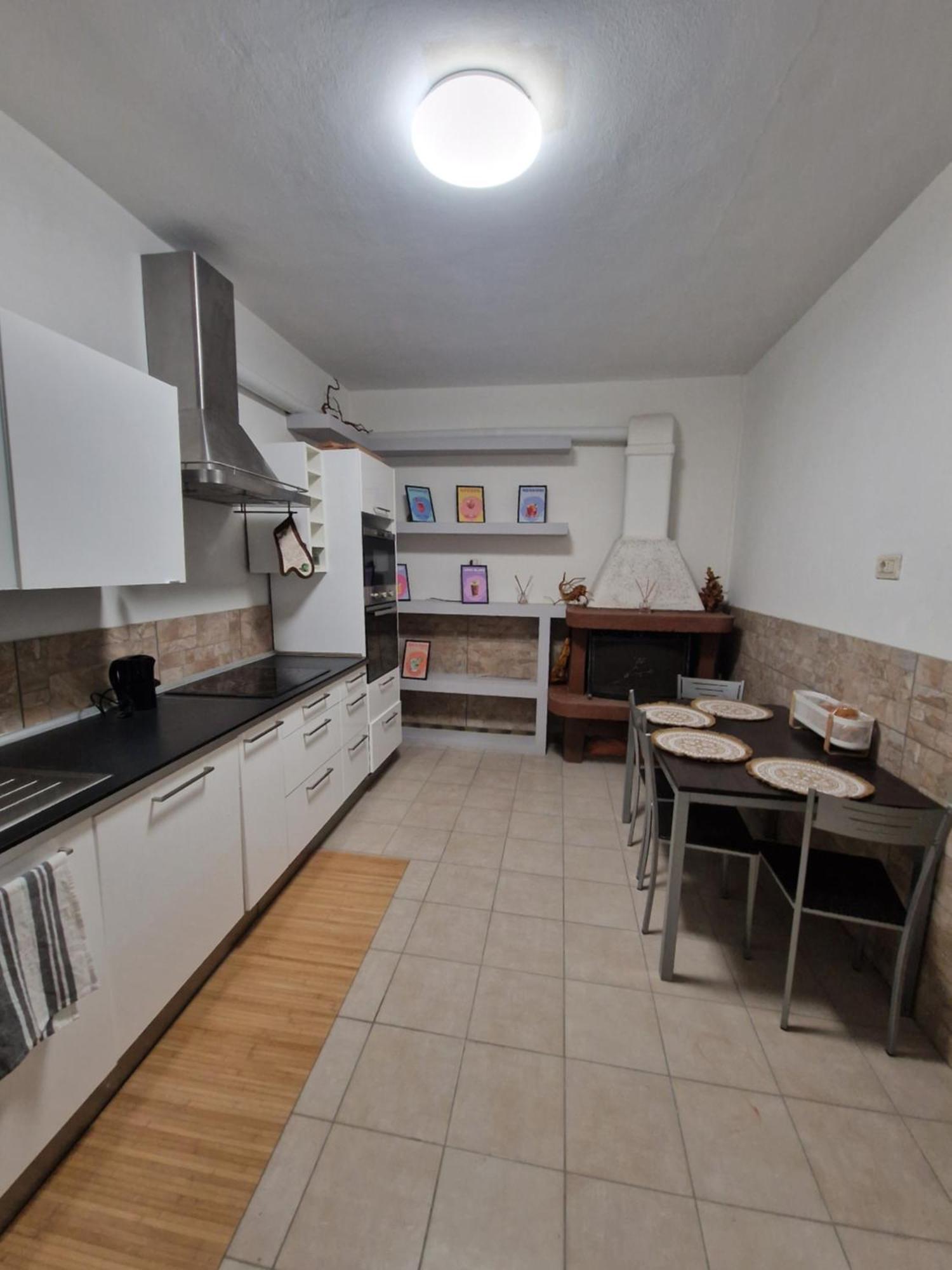 Underground Home Vicino Metropolitana Comasina Cormano Esterno foto