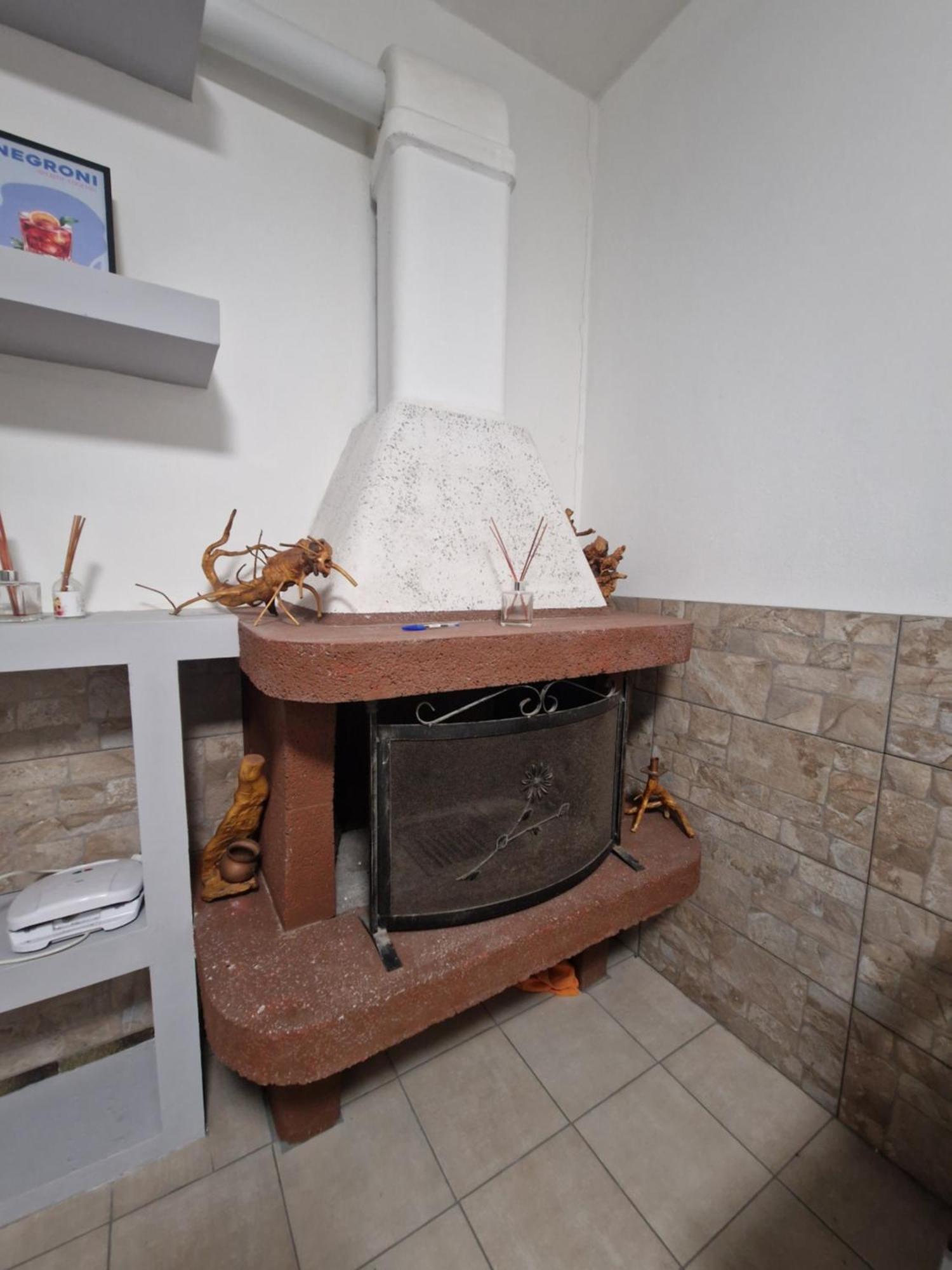 Underground Home Vicino Metropolitana Comasina Cormano Esterno foto